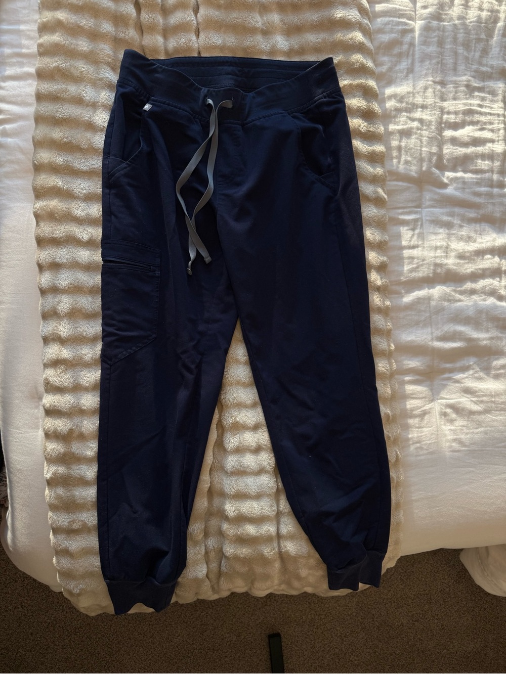 Women’s Figs Zamora Jogger Scrub Pants - Navy
